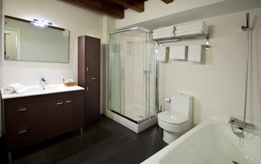 Apartamentos Abad Toledo Bilik gambar