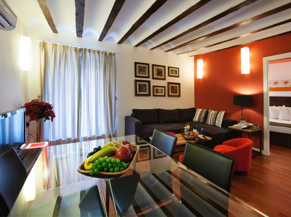 Apartamentos Abad Toledo Bilik gambar