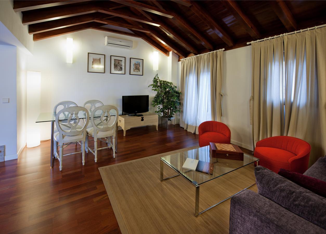 Apartamentos Abad Toledo Bilik gambar